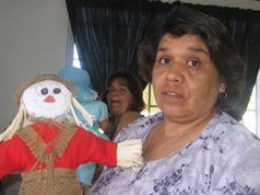 Mujeres microempresarias de Buin, desafían la falta de recursos y se convierten en un apoyo potente de sus familias. La señora Lidia Arenas afirma que con espíritu superación se puede vencer la pobreza.