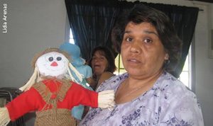 Esfuerzo de los buinenses Mujeres microempresarias de Buin, desafían la falta de recursos y se convierten en un apoyo potente de sus familias. La señora Lidia Arenas afirma que con espíritu superación se puede vencer la pobreza.