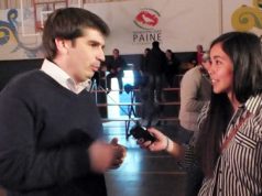 Alcalde de Paine, don Diego Vergara, en entrevista con estudiantes del Liceo Cardenal Caro de Buin, del Diario La Voz del Cardenal Caro, quien da cuenta de los últimos acontecimientos ocurridos en la zona, con respecto al proyecto de Planta CCU. Foto: La voz del Cardenal Caro.