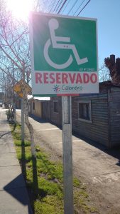 Fuente: Propia. Lectura:; Una de las tantas señaleticas puestas en la localidad de cabrero que muestra la inversión realizada por la municipalidad durante este año.